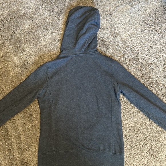 EUC Women’s size M, The North Face grey hoodie with pink details - Picture 5 of 6